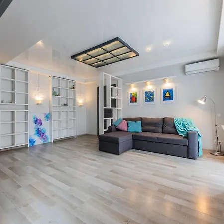 We'reinkiev Near Pecherska Metro Station. Apartamento *